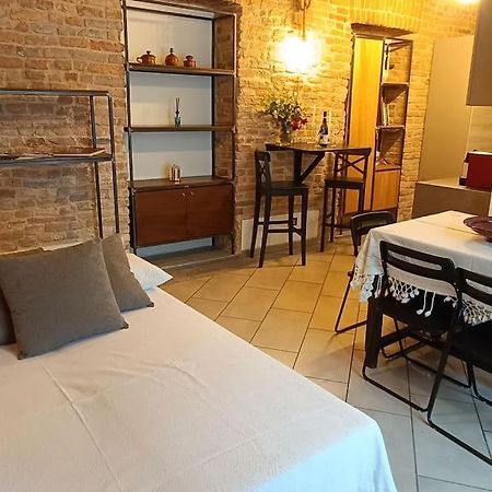 Piazza Statuto-Appartamento Tra Le Mura A-C E Wi-Fi Asti Eksteriør billede